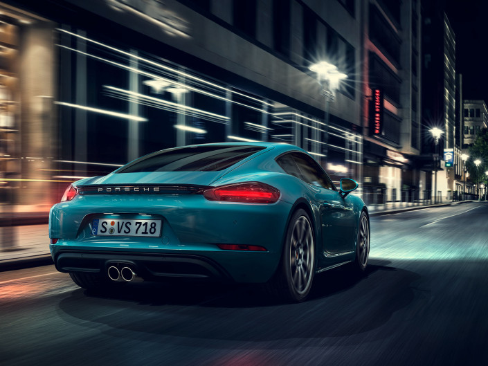 Porsche Cayman at night